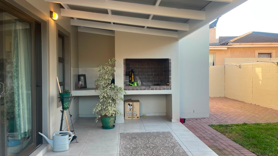 2 Bedroom Property for Sale in Bluewater Bay Western Cape